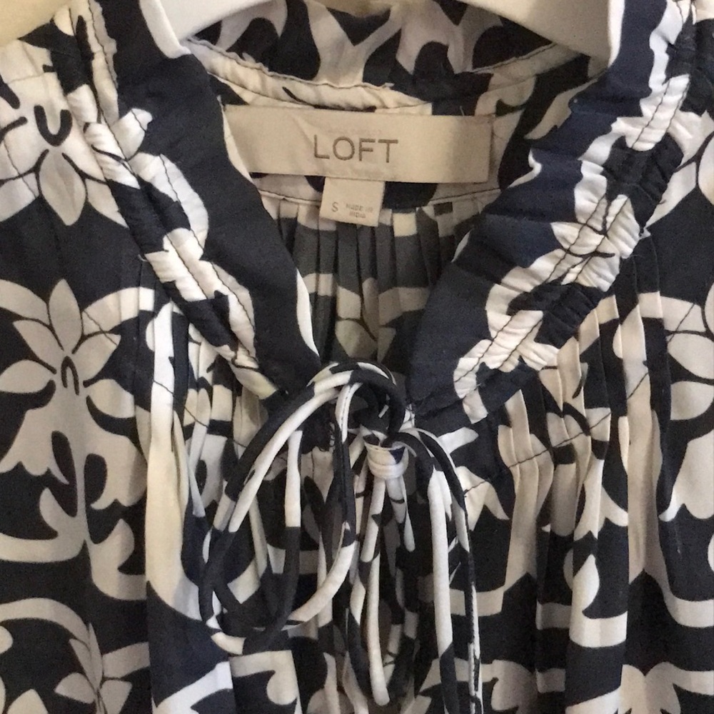 Loft Sleeveless blouse